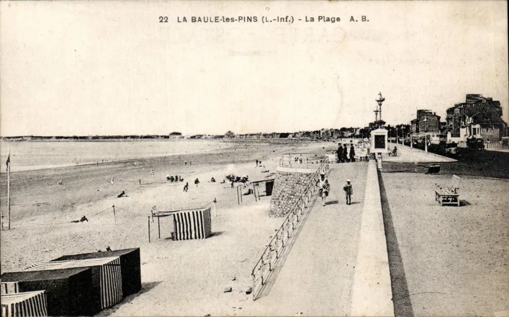 La Baule-les-Pins (L.-Inf.) — A Praia — A. B. - Frente