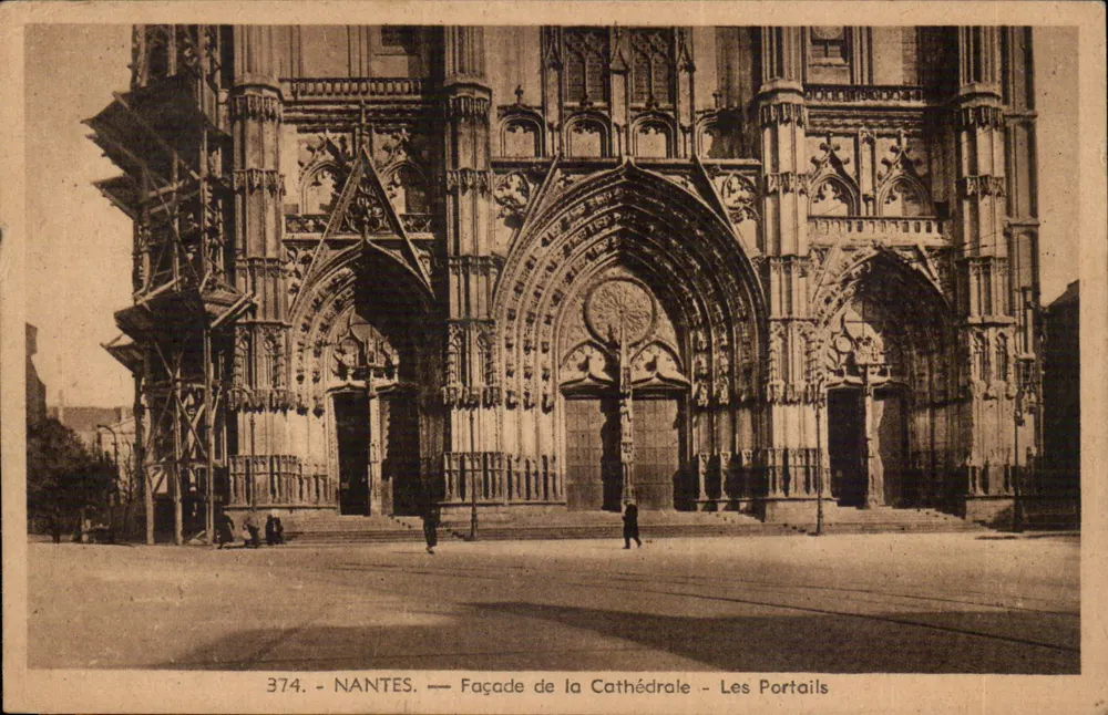 NANTES — Fassade der Kathedrale — Die Portale — Edition La Cigogne, n° 374 - Vorderseite