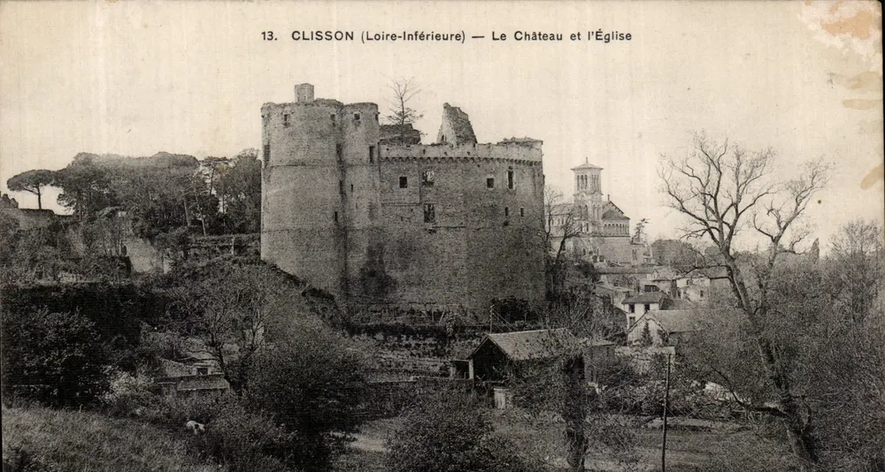 Clisson (Loire-Inférieure) — Le Château et l'Église - Awers
