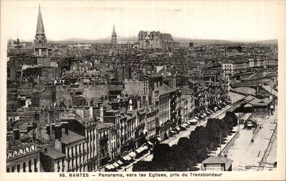 NANTES — Panorama in Richtung Kirchen, aufgenommen vom Transbordeur — F. Chapeau, Nantes, n° 86 - Vorderseite