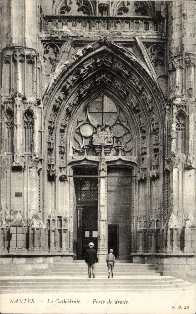 NANTES — Die Kathedrale — Rechte Tür — N. G. 20 - Vorderseite