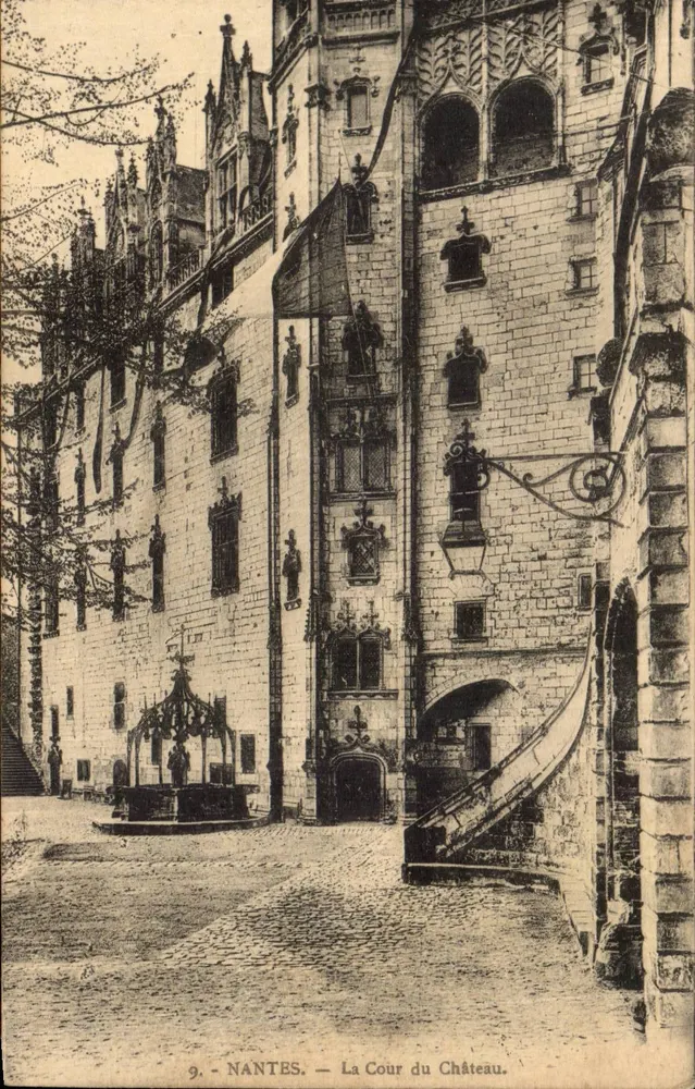 NANTES — A Cour do Castelo — J. Nozais, editor Nantes, n°9 - Frente