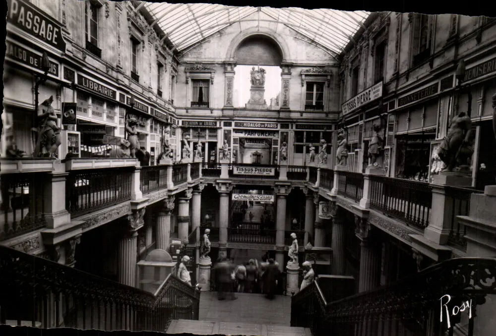 Passage Pommeraye — Nantes — editor Rosy - Frente