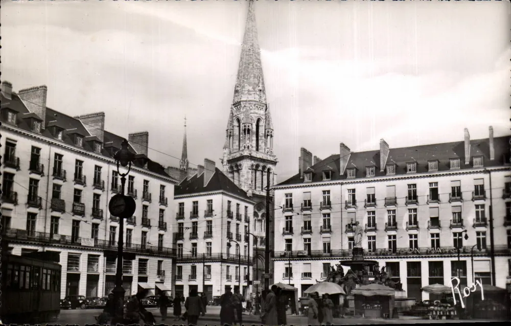 Praça Royale em direção a São Nicolau — Nantes — editor Rosy, n°4 - Frente