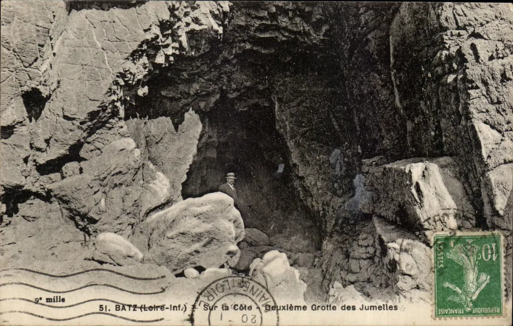 Batz (Loire-Inf.) — An der Küste — Zweite Höhle der Zwillinge — Verlag: P. Cureau, Druck. Verlag Nantes - Vorderseite