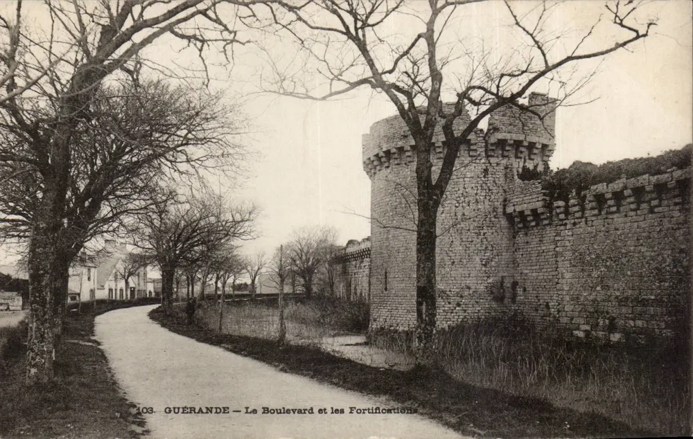 Guérande — O Boulevard e as Fortificações — n°103 - Frente