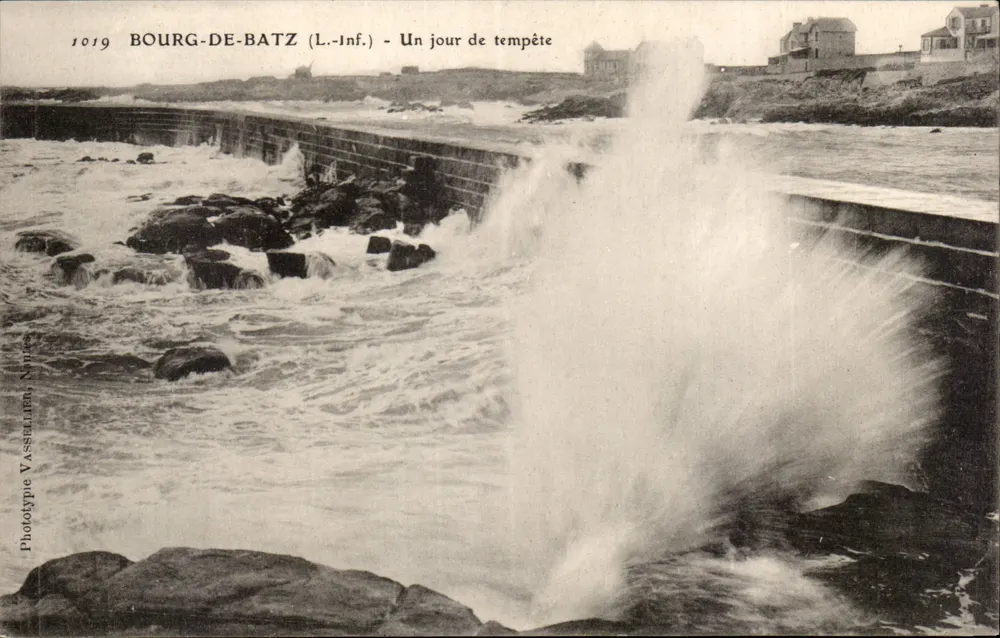 Bourg-de-Batz (L.-Inf.) — Um dia de tempestade — Fototipo Vassallier, Nantes, n° 1019 - Frente