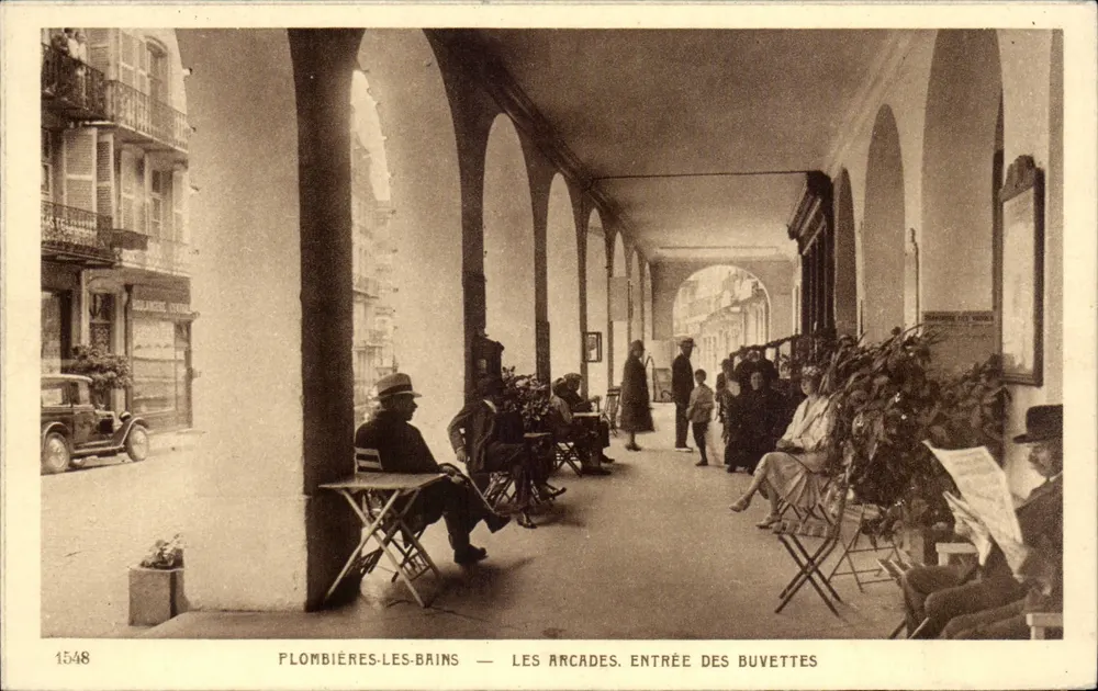 Plombières-les-Bains — Die Arcaden. Eingang zu den Getränkeständen — n° 1548 - Vorderseite