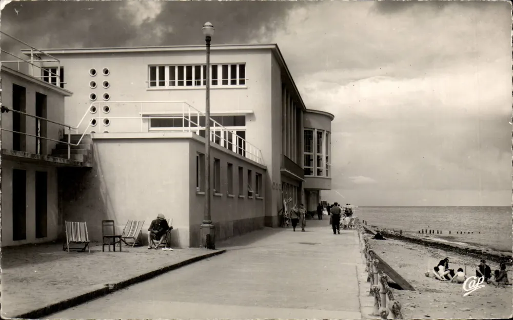 Lug-sur-Mer — O Casino — SPADEM Paris - Frente
