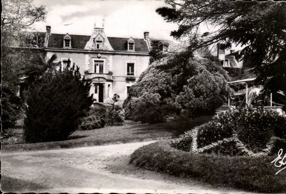 LUC-SUR-MER (Calvados) — Ein Stück des öffentlichen Gartens — Mairie, Nr. 5 - Vorderseite