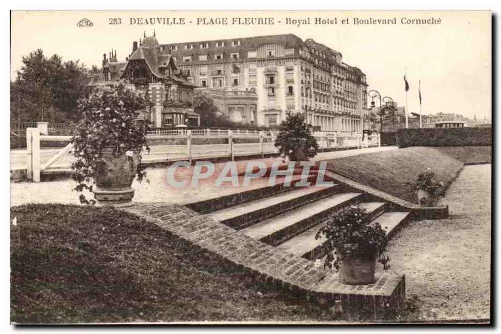 Deauville - Blühende Strände - Royal Hotel und Boulevard Cornuché - Vorderseite