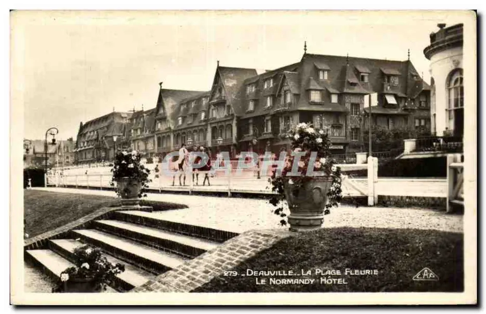 Deauville. A Praia Florida — O Hotel Le Normandy — editor L.A.R. n° 279 - Frente