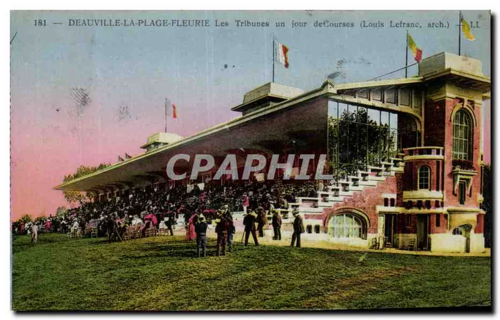 Deauville-La-Plage-Fleurie — Die Tribünen an einem RennTag (Louis Lefranc, arch.) - Vorderseite