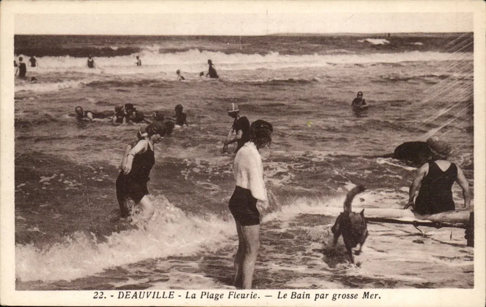 Deauville - Der blühende Strand — Baden im Sturmmeer — Royal-Photo, Deauville, n°22 - Vorderseite