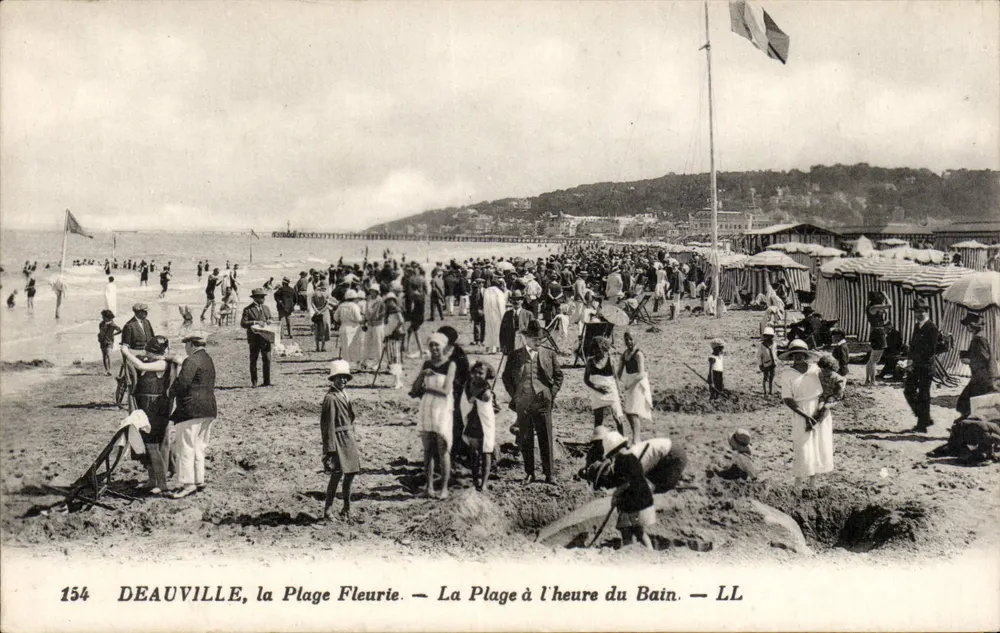 Deauville, Die blühende Strand — Der Strand zur Badezeit — LL - Vorderseite
