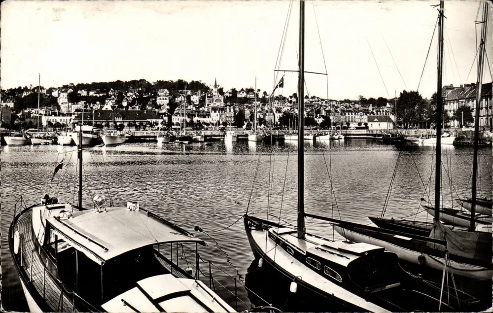 Hafen von Deauville — Ansicht der Yachten — Editions G. Jagny, Nr. 141 - Vorderseite