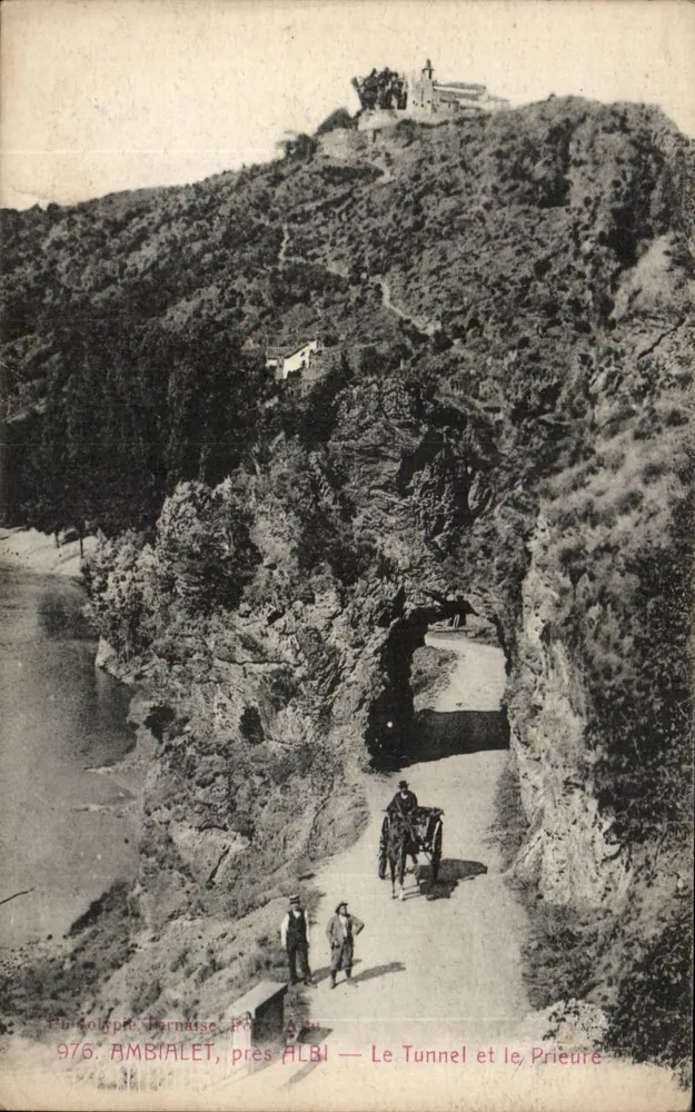 Ambialet, nahe Albi — Der Tunnel und das Priesteramt - Vorderseite