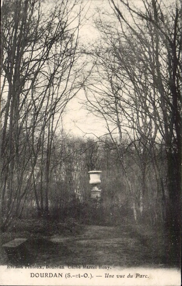 Dourdan (S.-et-O.) — Uma vista do Parque — Edição Pinteaux, Dourdan. Cliché Marcel Hony. - Frente