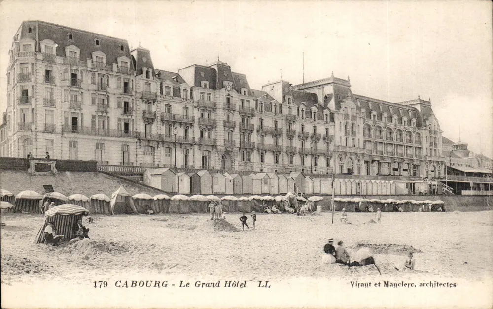 Cabourg - O Grande Hotel — Virant e Maucelerc, arquitetos - Frente