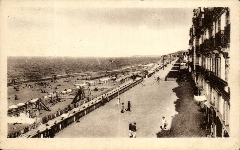 Cabourg — A Terrasse dos Ingleses para o Leste — C° des Arts Photomécaniques, Paris - Frente