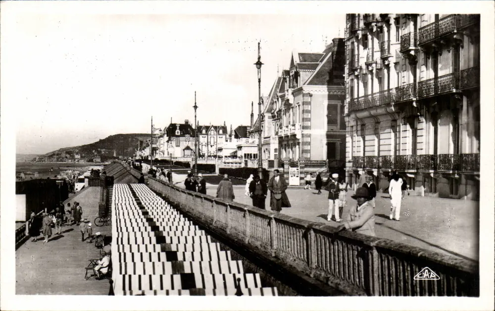 Cabourg — Boulevard dos Ingleses e a praia — C.A.A. n° 28 - Frente