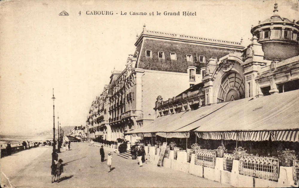Cabourg - Das Casino und das Grand Hotel — n°4 - Vorderseite