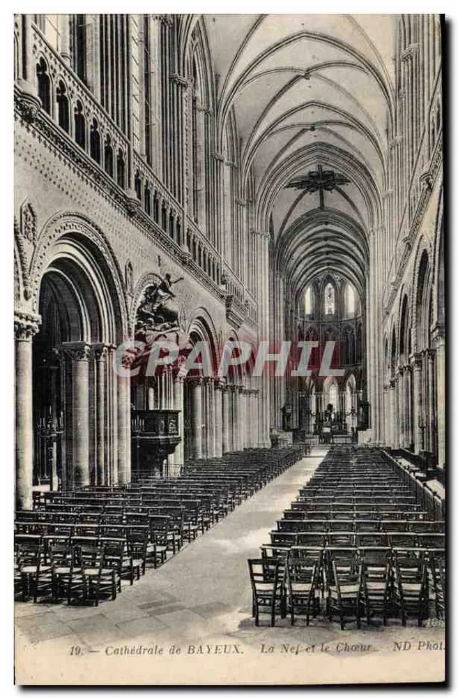 Catedral de BAYEUX — A Nave e o Coro — ND Fot. - Frente