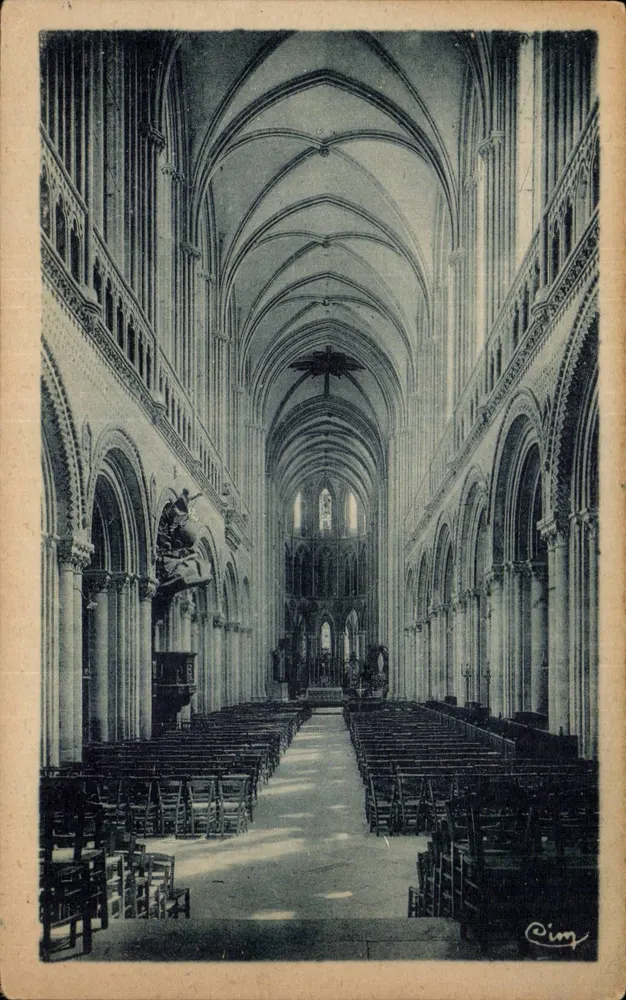 Bayeux (Calvados) — A Catedral — A Nave - Frente