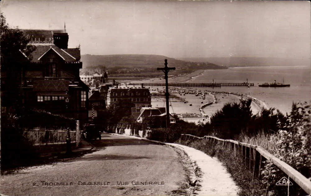 Trouville-Deauville — Allgemeiner Blick — CAA - Vorderseite