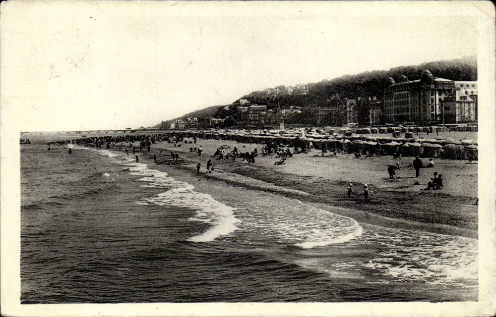 TROUVILLE — Strande bei Flut — Verlag AA.812 - Vorderseite