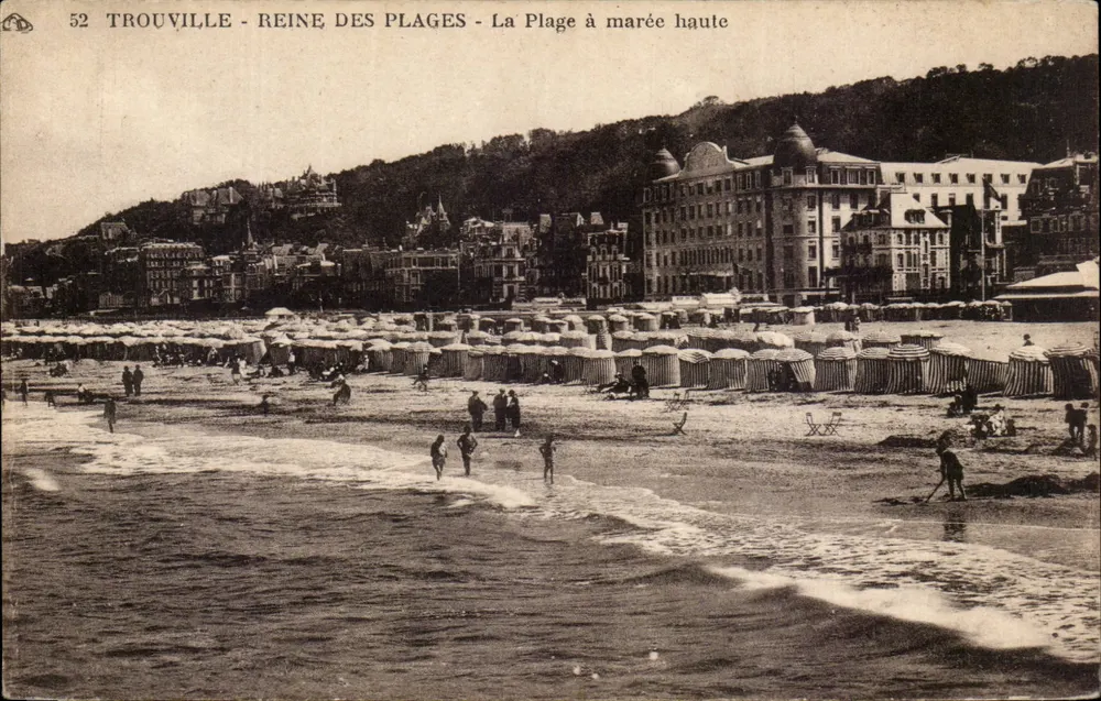 Trouville - Rainha das Praias - A Praia com Maré Alta - Frente