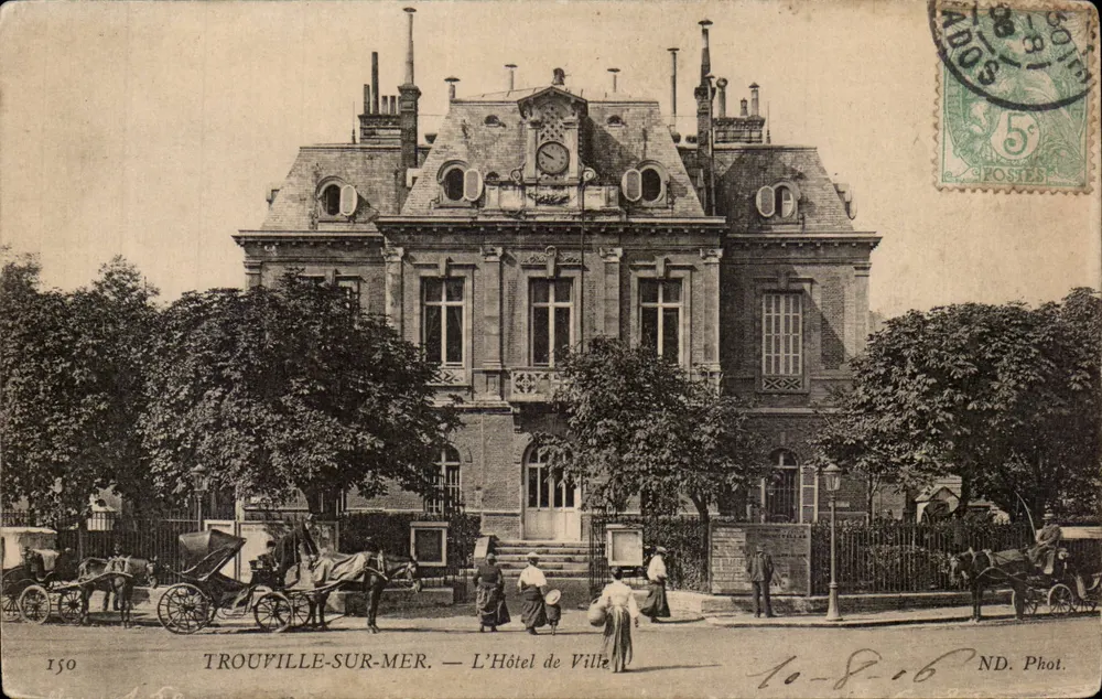 Trouville-sur-Mer — L'Hôtel de Ville — ND. Phot. n°150 - Vorderseite