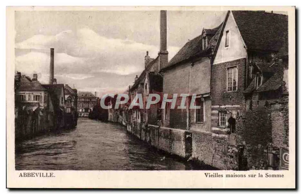 Abbeville — Alte Häuser am Somme - Vorderseite