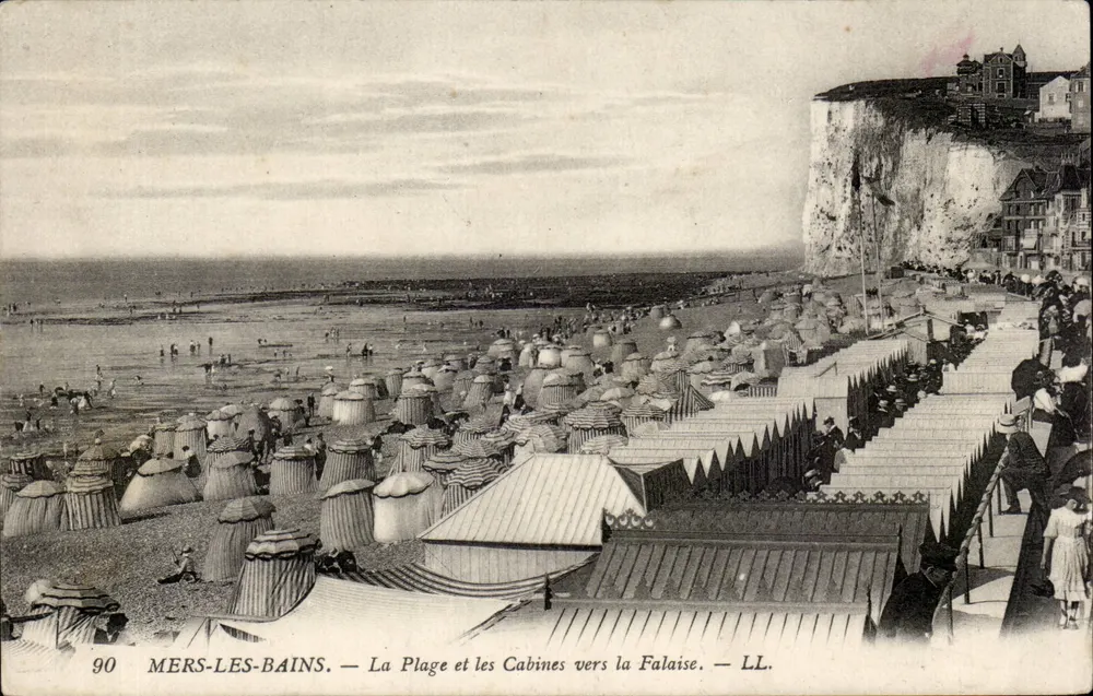 Mers-les-Bains — Die Strandpromenade und die Kabinen in Richtung Klippe — LL. - Vorderseite