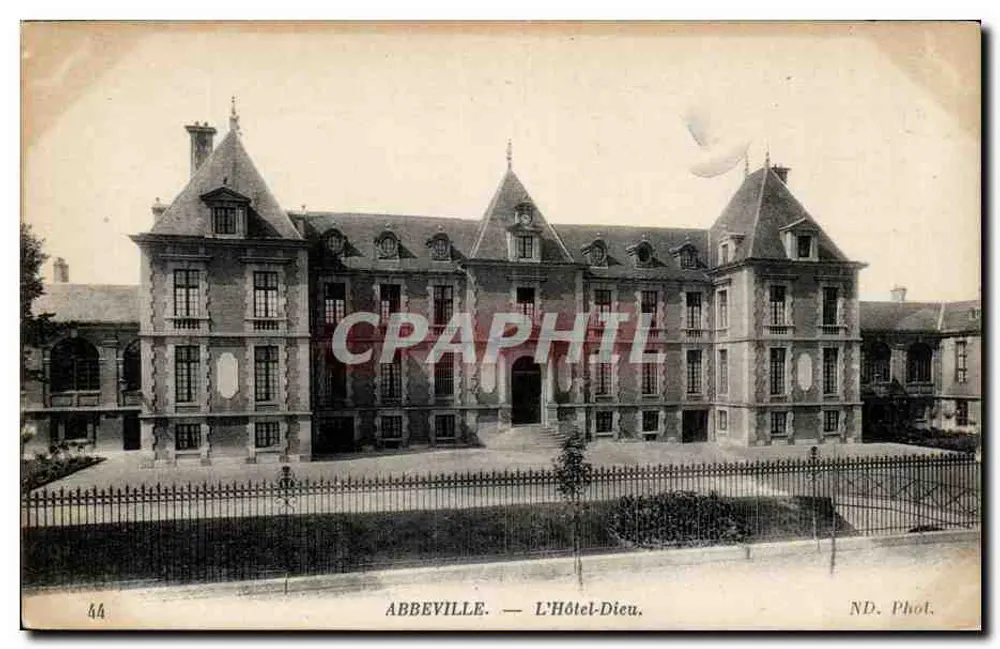 Abbeville — O Hôtel-Dieu — ND. Fot. - Frente