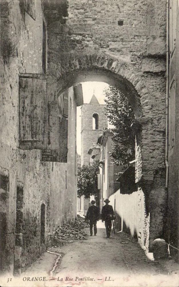 Orange — A Rue Pontilliac — LL. n°31 - Frente