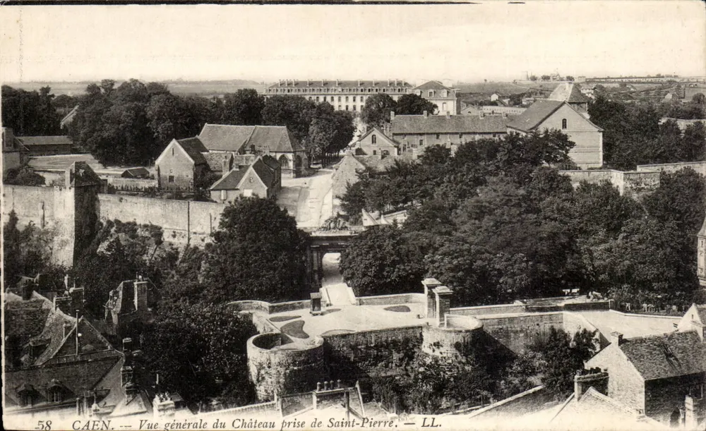 Caen — Allgemeiner Blick auf den Schloss aus Saint-Pierre — LL. - Vorderseite