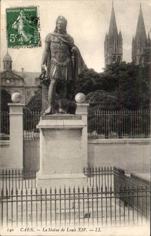 Caen — A Estátua de Luís XIV — LL - Frente