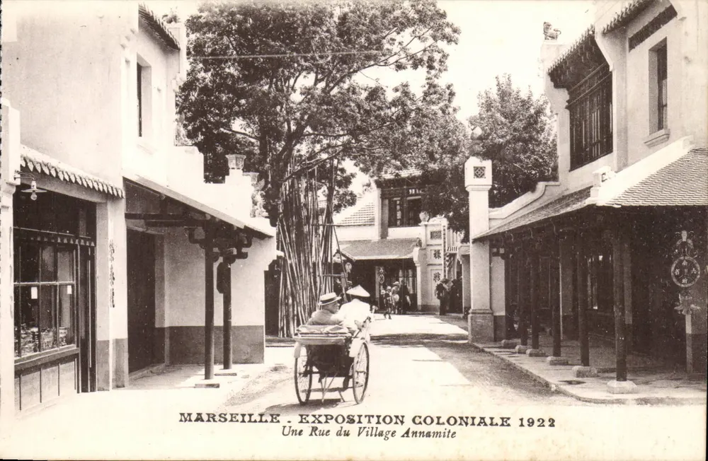 Marseille — Kolonialausstellung 1922 — Eine Straße im Annamiten-Dorf - Vorderseite