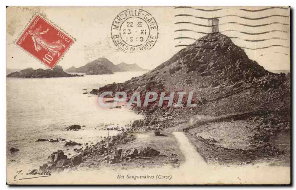 Iles Sanguinaires (Korsika) — Küstenblick mit Berg und Meer — J. Moretti - Vorderseite
