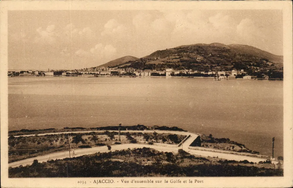 Ajaccio — Übersicht über den Golf und den Hafen — n° 2034 - Vorderseite