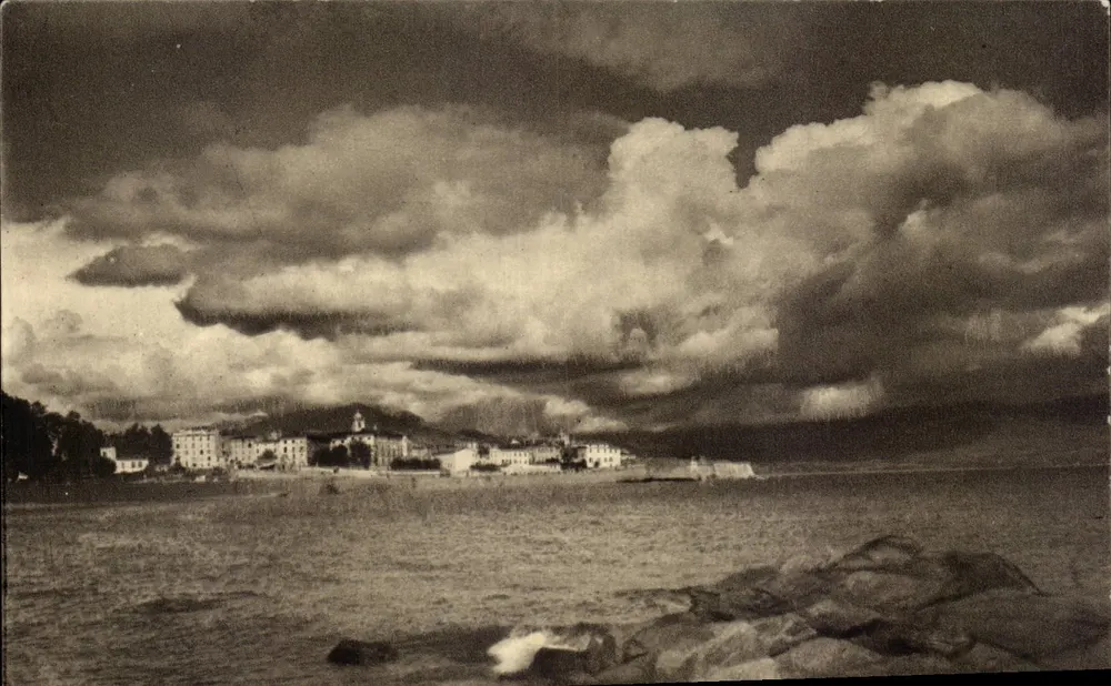 Ajaccio — Blick auf den Hafen und Gebäude — A. Tomasi, Ajaccio (Korsika) - Vorderseite
