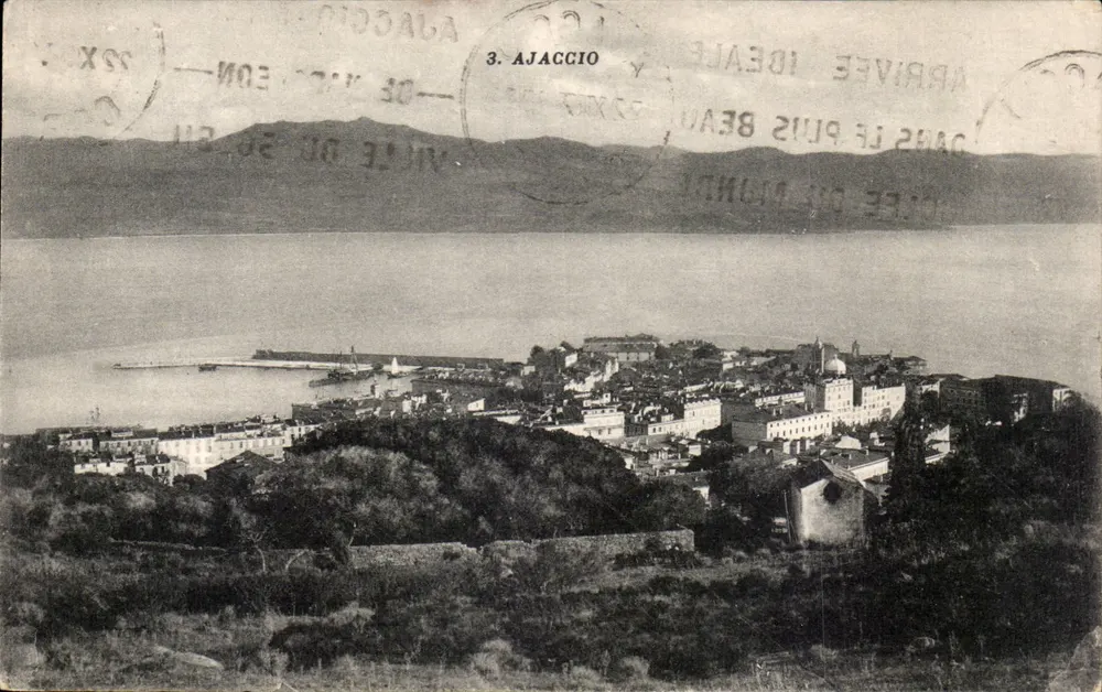 Ajaccio — Panoramablick vom Hafen und der Stadt — Les Éditions A. Toubal - Vorderseite