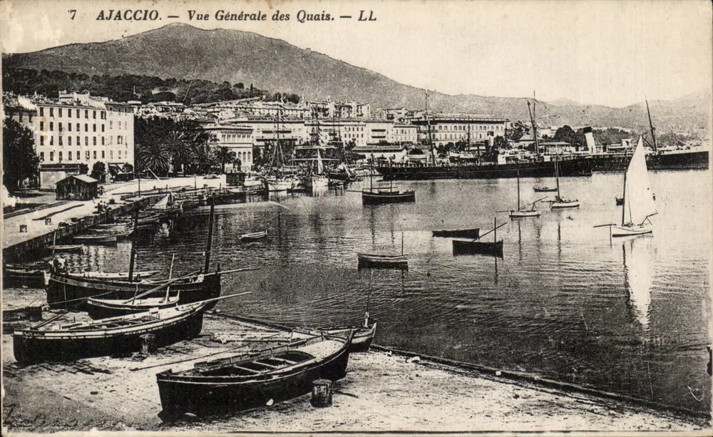 Ajaccio — Allgemeiner Blick auf die Kais — LL - Vorderseite