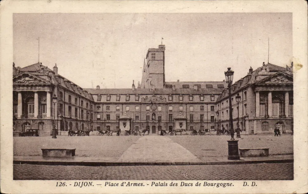 Dijon — Place d'Armes — Palácio dos Duques de Borgonha — D.D. — n°126 - Frente