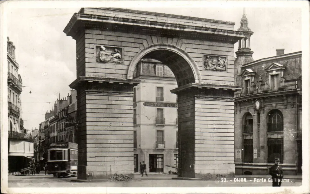 Dijon — Porta Guillaume — Editor D. Delbey, Mirecourt - Frente