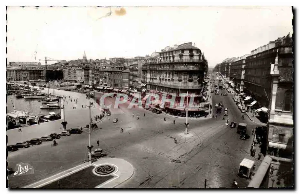 Platz der Republik in Marseille — Panoramablick — Ary, 55 A Rue des Trois-Prés-Barthélémy - Vorderseite