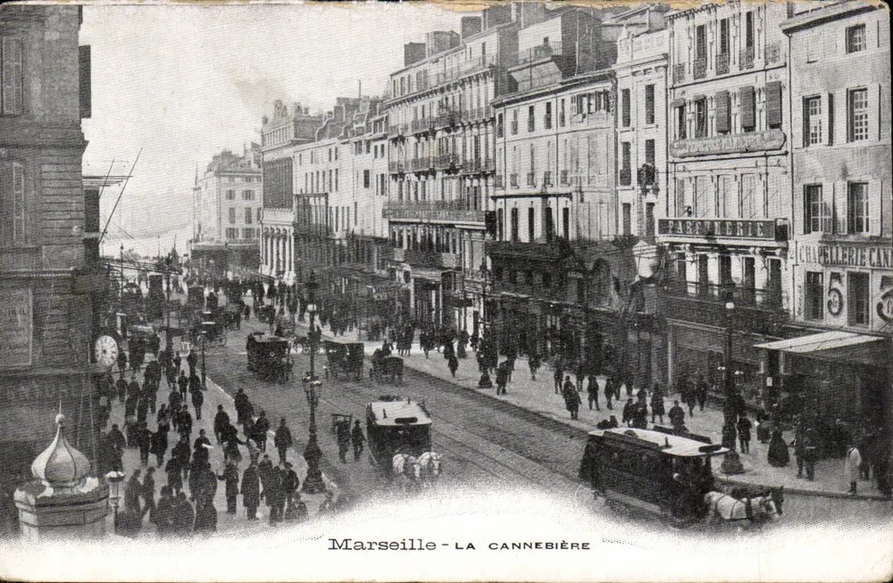 Marseille - LA CANNEBIÈRE — vista animada com trêmio e pedestres — editor não visível - Frente