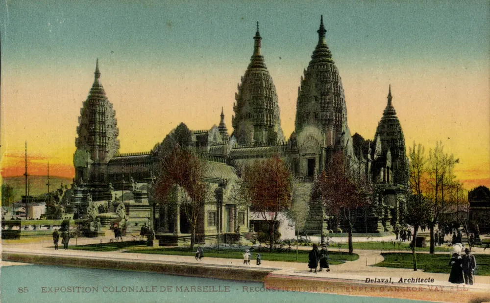 अंग्कोर-वाट के मंदिर की पुनर्निर्माण — मार्सिले के उपनिवेशी प्रदर्शनी — डेलावल, आर्किटेक्ट - आगे