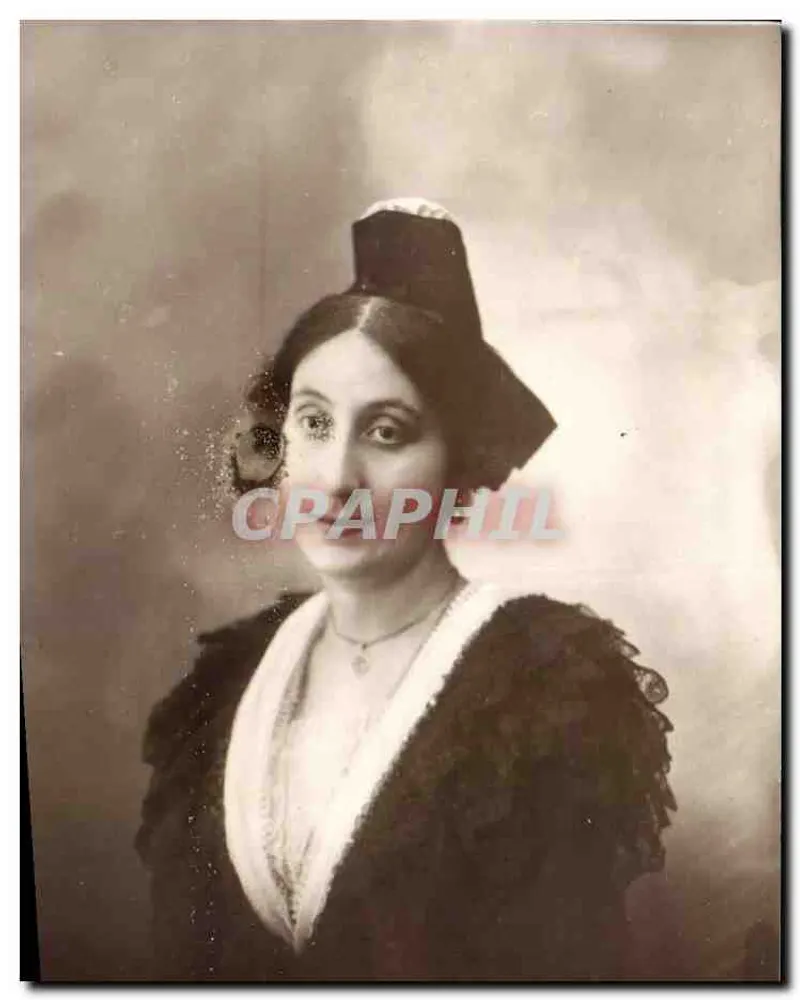 Frau im arlésischen Kleid — In der Provence — Lévy et Neuburger, Paris - Vorderseite